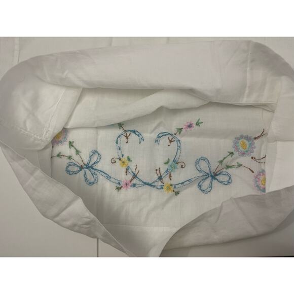 Vintage Floral hand embroidered Standard Pillow Case - Picture 5 of 5
